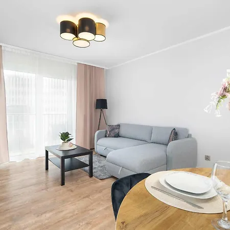 Spacious Family With A Balcony And Parking By Renters Διαμέρισμα