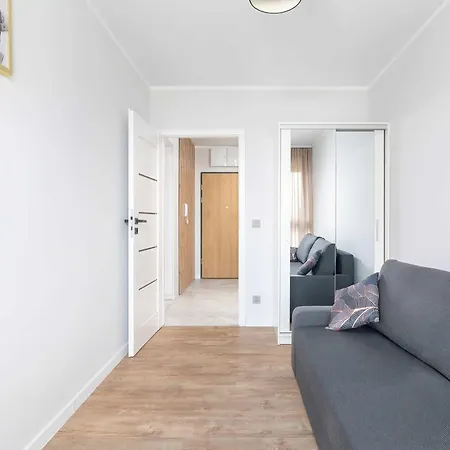 Spacious Family With A Balcony And Parking By Renters Διαμέρισμα Βρότσλαβ