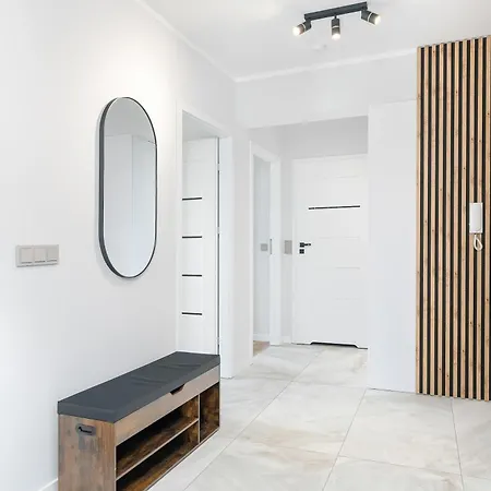 Spacious Family With A Balcony And Parking By Renters Διαμέρισμα *